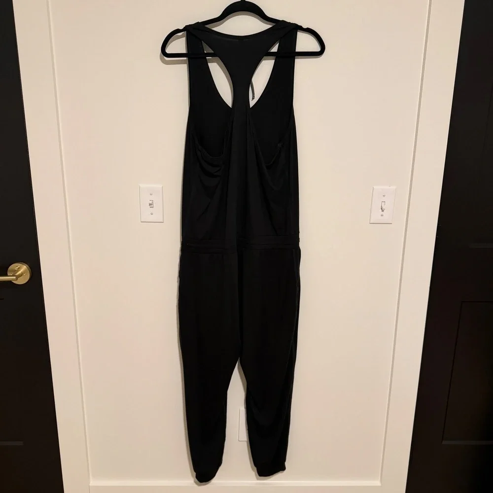 Vuori Lux Jumpsuit Womens Large Black Racerback Jogger One Piece Activewear - Picture 2 of 4